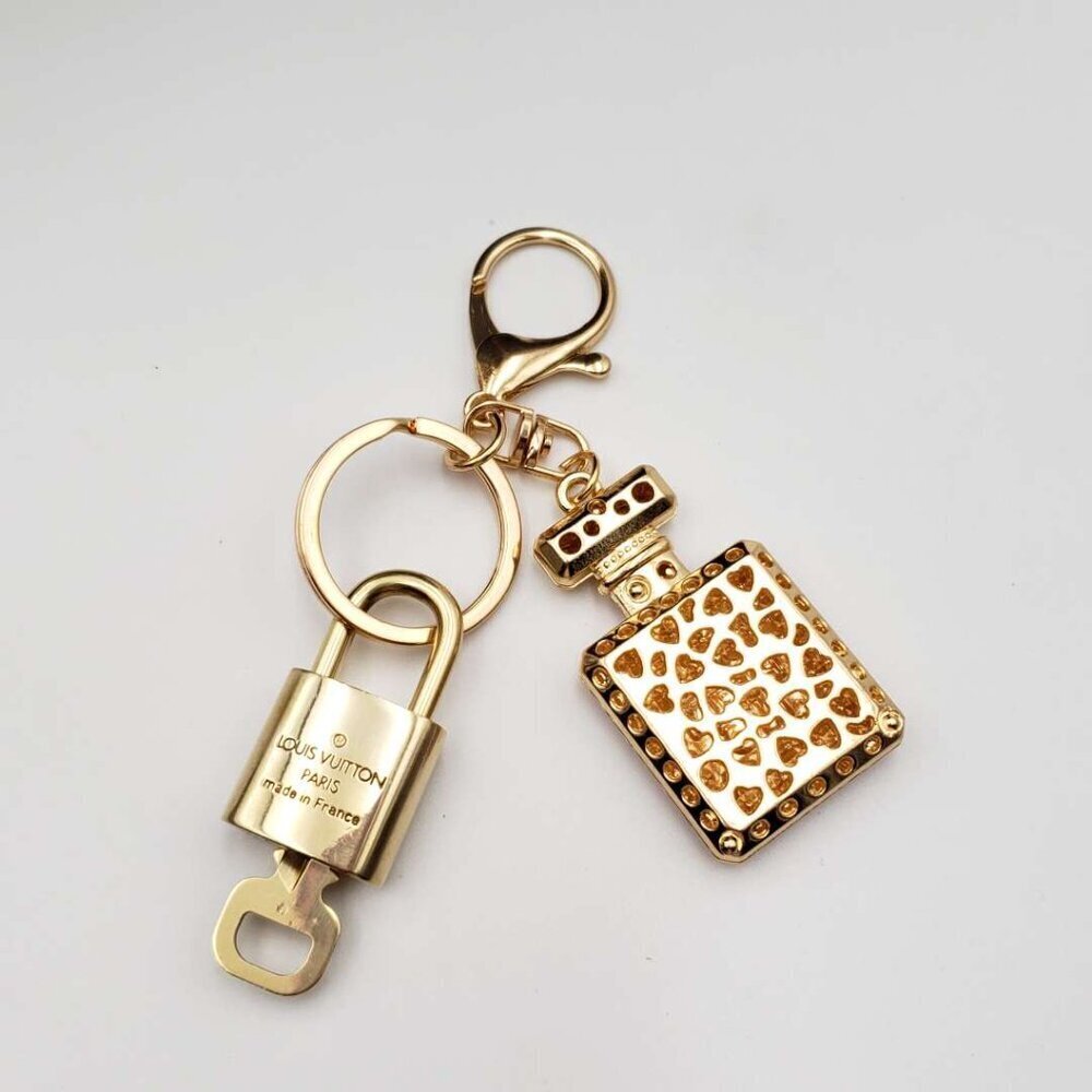 Louis Vuitton Gold Lock 🔑 Authentic LV Padlock + Bag Unbranded N5 Bottle Charm - Picture 4 of 9